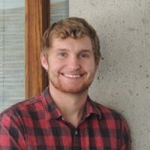Noah Linhart Headshot
